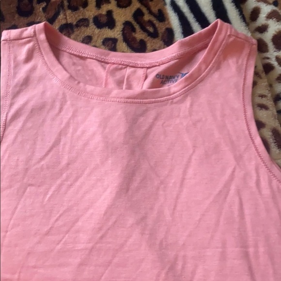 Old navy active wrap back tee - Picture 3 of 4